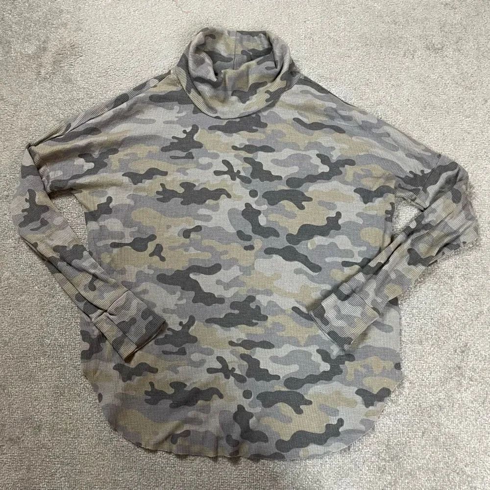 NWOT Michael Stars Women’s Medium Camouflage Camo Pullover Mock Neck Sweater